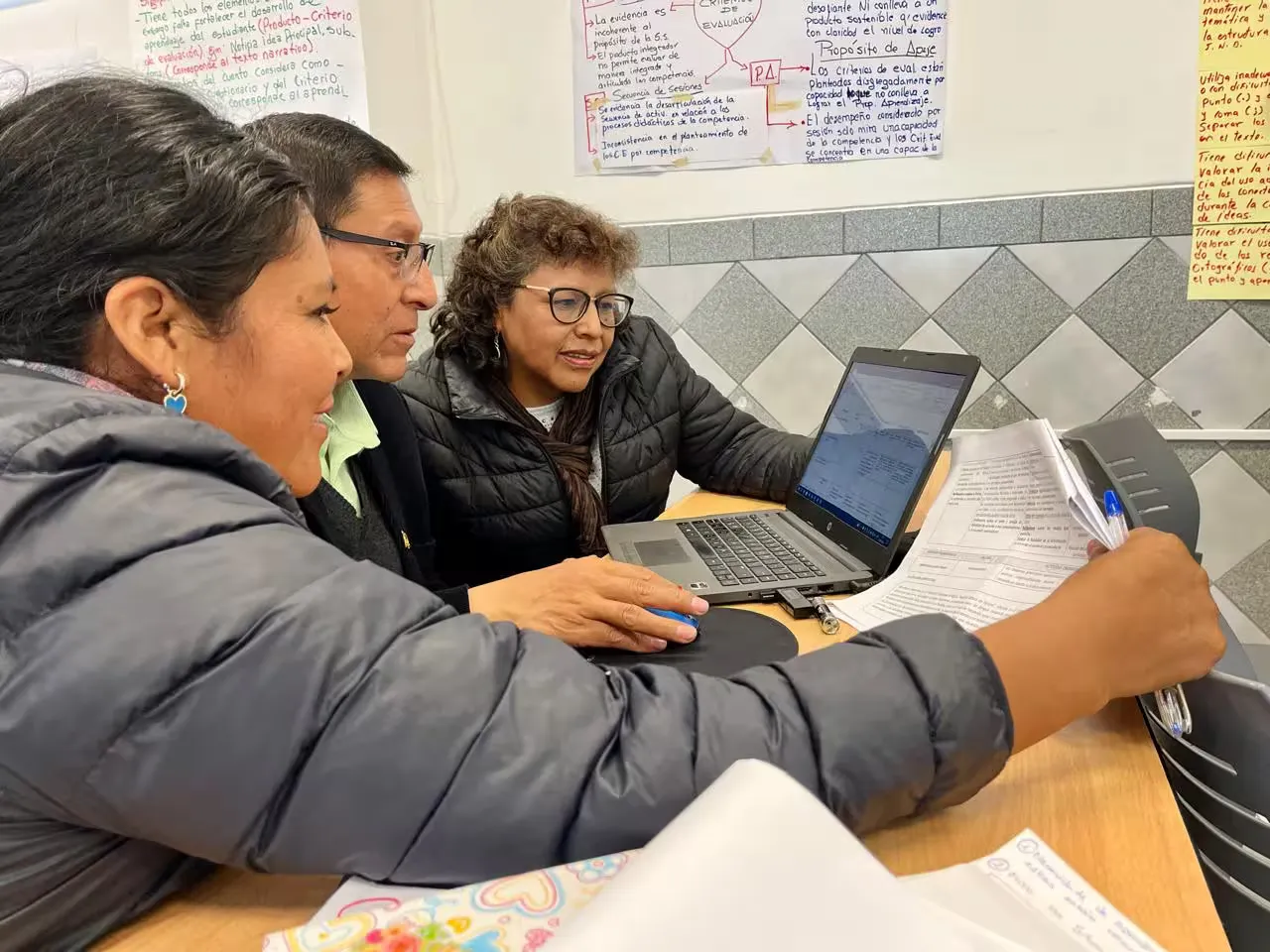 Minedu relación preliminar de especialistas de DRE y UGEL a ser evaluados